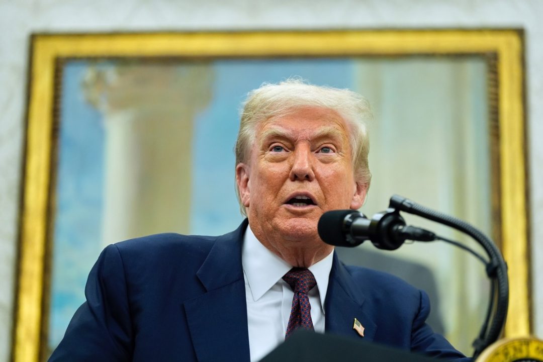 Republicans Subpoena Clintons, FBI Directors, Epstein Files Just as Maxwell Clears Trump Republicans Subpoena Clintons, FBI Directors, Epstein Files Just as Maxwell Clears Trump