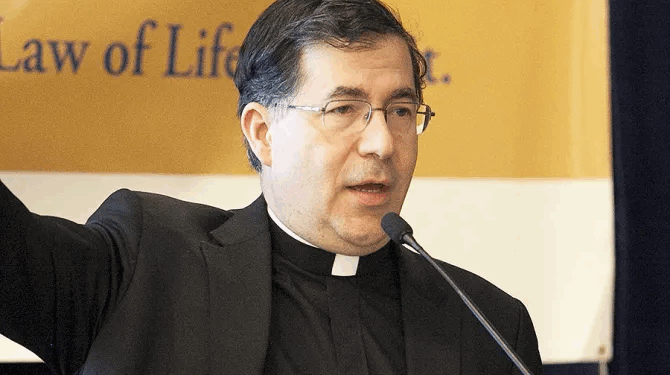 Catholic Priest: Don’t Give Dick Durbin an Award for Promoting Abortion Up to Birth