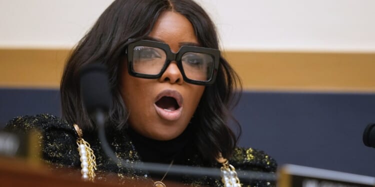 Report: Far-left Dem Crockett Didn’t Report Stocks As Required