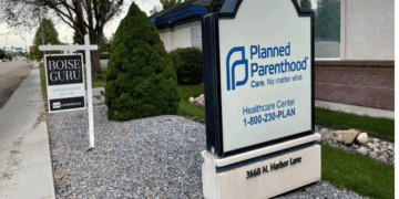 Denver Democrats Want to Make Americans Nationwide Fund Planned Parenthood