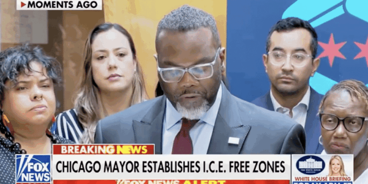 Instead of Addressing Crime in Chicago, Mayor Johnson Announces 'ICE-Free Zones' [WATCH]