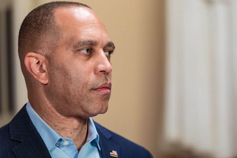 Press Sec. Karoline Leavitt Hits Back at Hakeem Jeffries After He Calls Her 'Demented'