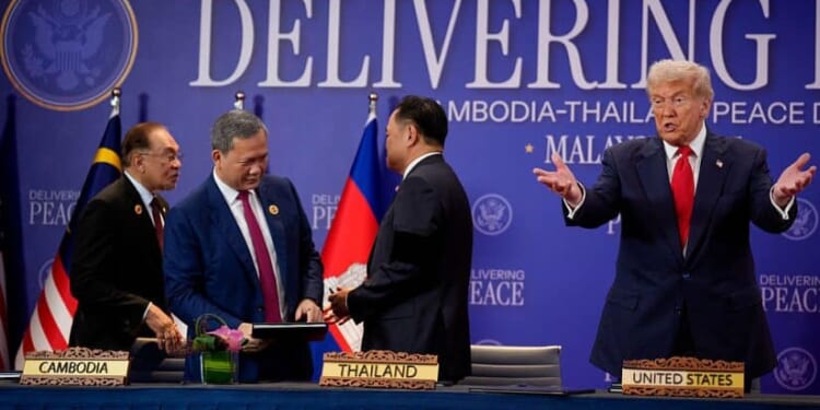 Trump Helps Mediate Ceasefire Agreement Between Thailand and Cambodia — 'If I Can Save Millions ... That's a Great Thing' [WATCH]