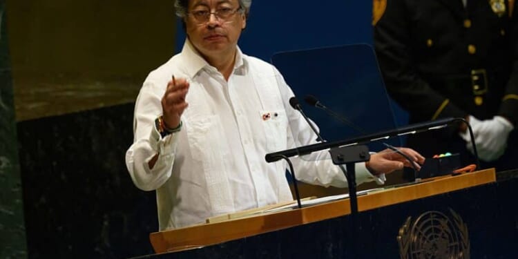 Trump Torches Gustavo Petro Over Cocaine Production, 'Close Up These Killing Fields Immediately'