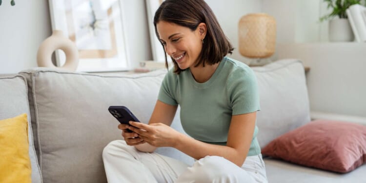 Image for article: Wife Decides To Ask Question To 10,000 Random Strangers On Facebook Rather Than Googling It