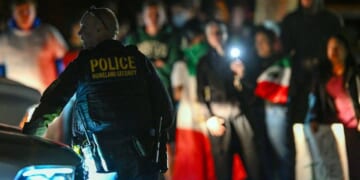 130 Illegal Immigrants With Criminal Records Caught in North Carolina Crackdown, Officer Injured: Report
