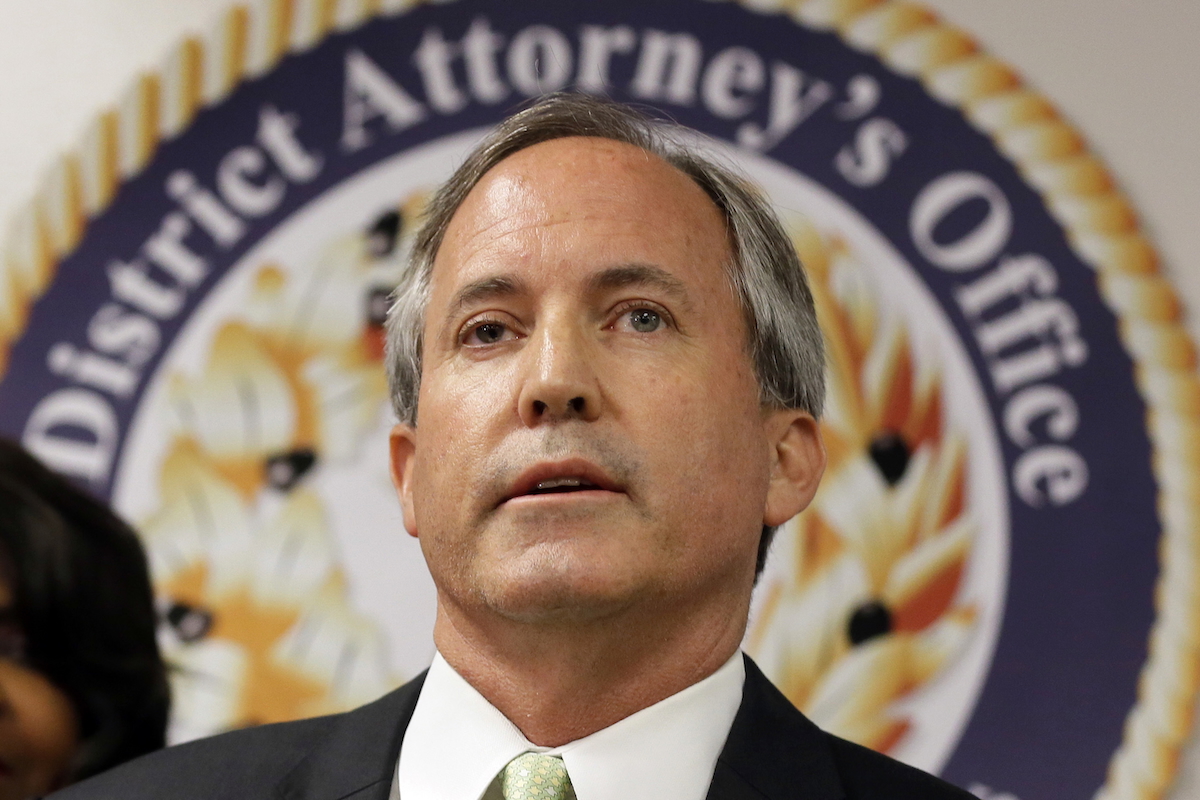 Texas AG: County Provides Legal Aid to Illegal Aliens