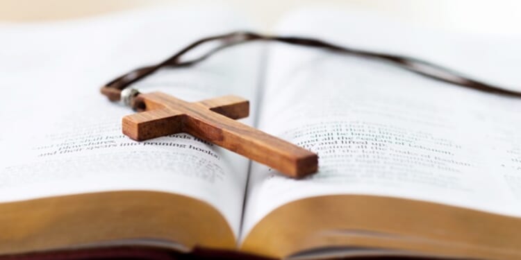 Maine Mom Challenges Court Order Forbidding Her to Take Daughter to Church