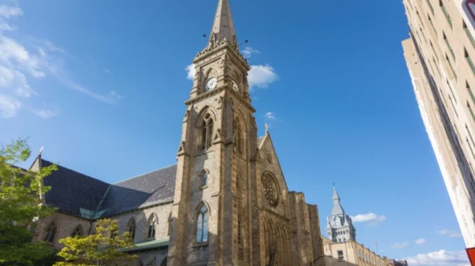 Catholic advocates petition New York foundation to fund pensions, church preservation