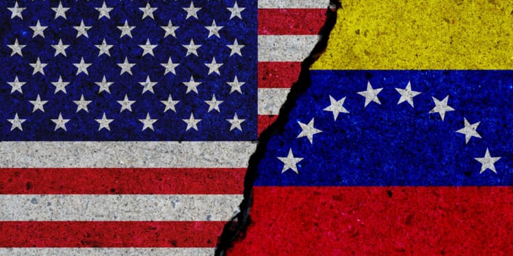 MAGA Will “Dissolve” If Trump Invades Venezuela, Says Rand Paul