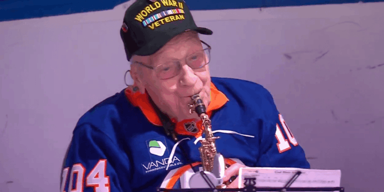 104-Year-Old WWII Vet Performs National Anthem Before Islanders Game