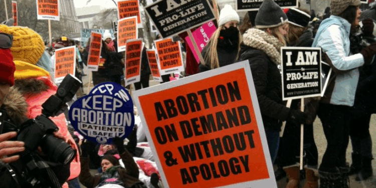 Abortion Advocates Want Secret Abortions on Teens, No Pro-Life Pregnancy Centers