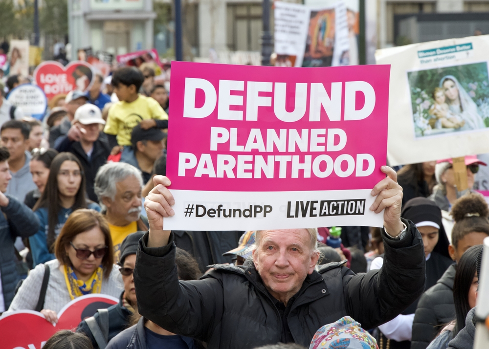 Court Overrules District Judge, Allows Planned Parenthood Defunding to Continue