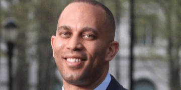 Hakeem Jeffries Wants Make Americans Fund Abortions in Obamacare for Three Years