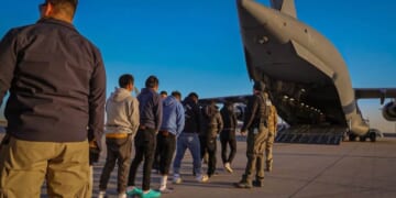 Millions of Illegal Immigrants Leave US in Record-Breaking Year: Report