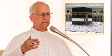 Image for article: Pope Now Recommending Christians Pray The Rosary While Facing Mecca