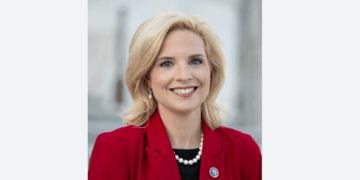 Republican Introduces Bill to Make Sure Fathers Pay 50% of Pregnancy Costs