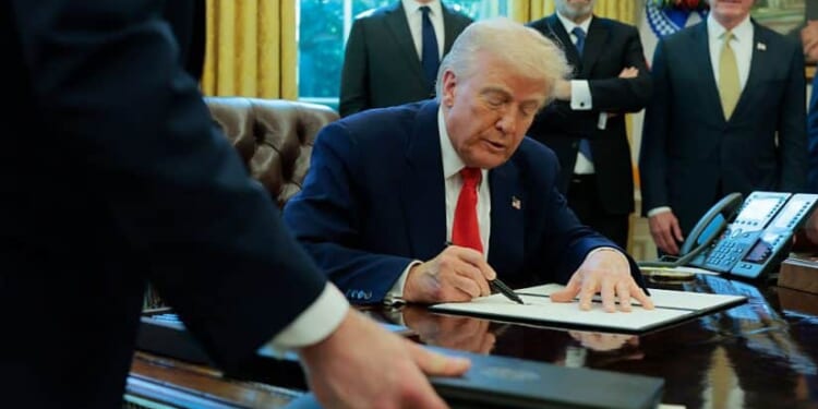 Trump to Sign 'One Rule' Order to Federalize AI Regulation