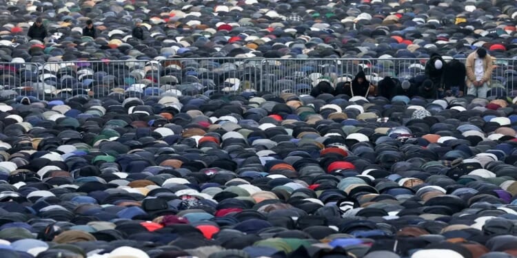 New report notes demographic and religious crisis in Russia