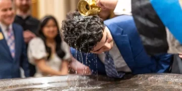 Notre Dame U. sees record number of Catholic converts