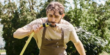 Image for article: Blind Taste Test Finds 9 Out Of 10 Men Prefer Taste Of Water From Garden Hose