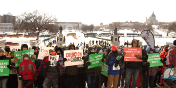 Hundreds of Pro-Life People Join Minnesota March for Life