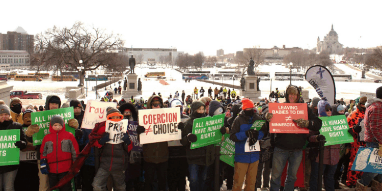 Hundreds of Pro-Life People Join Minnesota March for Life