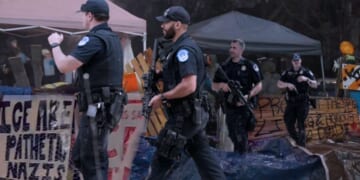 Image for article: ICE Agents Disguise Themselves As Capitol Police So Democrats Will Defend Them