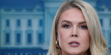 Karoline Leavitt, Cabinet Members Brief Amid South America Escalation