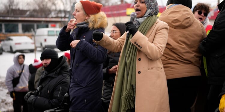 Leftists Continue Saying That Agent’s Shooting of Woman in Car Was a Crime