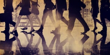 US Jobless Claims Fall to 198,000, Below All Estimates