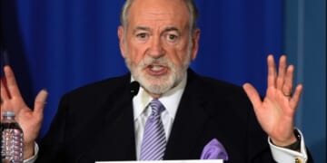 Huckabee Defends Pollard Meeting, Says God Promised Israel the Entire Middle East