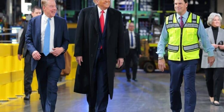 U.S. Factories Roar Back, Fastest Gains Since 2022