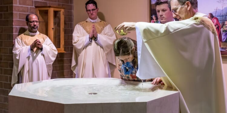 Easter Boom? U.S. dioceses say rise in new Catholics may point to regional ‘revivals’