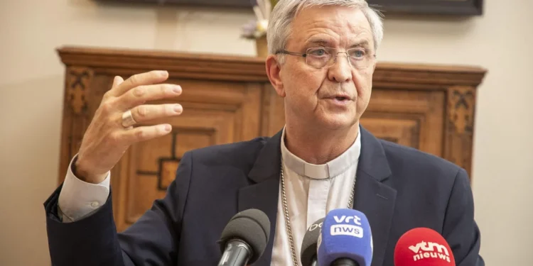 Belgian bishop announces plan to ordain married men as priests