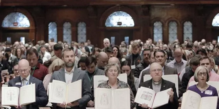 'Something is happening': data on Catholic conversions really are unprecedented