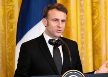 Image for article: France Explains They Can't Help Open Strait Of Hormuz As They Already Sent All 15 Of Their Soldiers To Defend Greenland