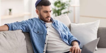 Image for article: Jew Converts To Christianity After Twitter User Says 'Christ Is King, You Filthy Money-Grubbin' Jew'