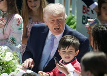 Trump Jokes With Kids About Signing Autographs, 'Biden Would Use the Autopen' [WATCH]
