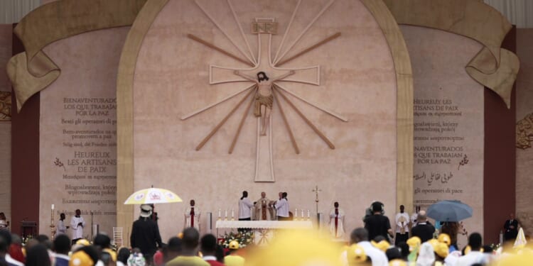 Pope to Equatorial Guinea: ‘Carry on the mission of Jesus’ first disciples with joy’