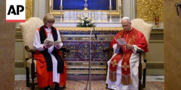 Pope prays with Archbishop of Canterbury Sarah Mullally in historic encounter, vows dialogue