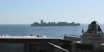 Iran Recloses Strait; U.S. Navy Disables Iranian Ship; Kent to Trump: Leave Iran