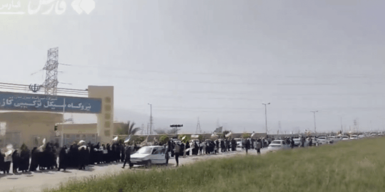 Iran calls on youth to form human chains around power plants as Trump threatens strikes