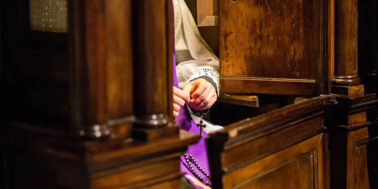 Confession Isn’t Therapy - The Catholic Thing