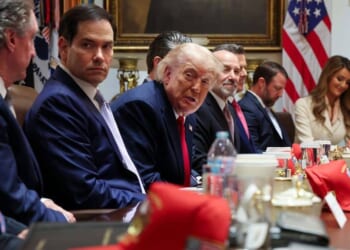 Trump Hosts 12th Cabinet Meeting Amid Iran War Tensions