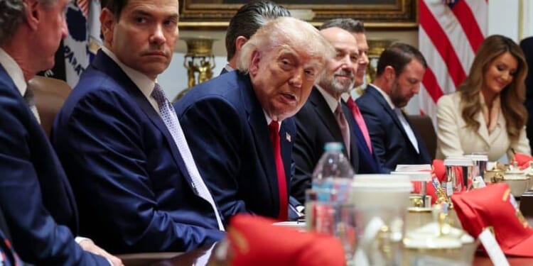 Trump Hosts 12th Cabinet Meeting Amid Iran War Tensions