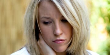 Are Phones and AI Replacing Human Relationships and Lowering the Fertility Rate?