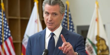 Image for article: California Threatens To Send More Of Its Citizens To Other States If They Don't Give In To Its Demands