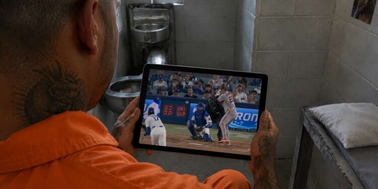 Image for article: Gross: California Prison Inmates Caught Using iPads To Watch San Francisco Giants Games