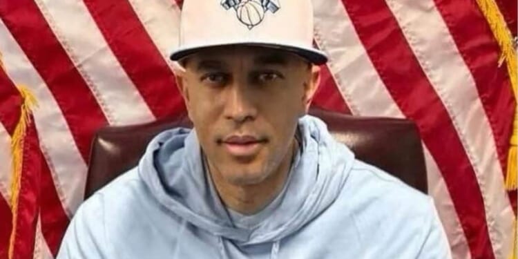 Hakeem Jeffries Mocked Online After Posting Allegedly Edited Knicks Photo